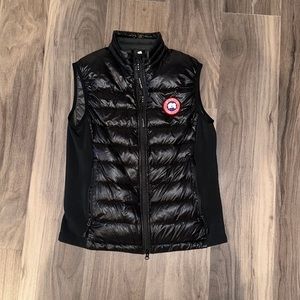 Black Medium Women’s HyBridge® Lite Tech Down Vest